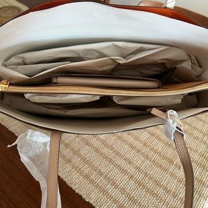 🌹🌹Tory Burch Perry Tripple Compartment Tote Handbag LARGE devon sand!!